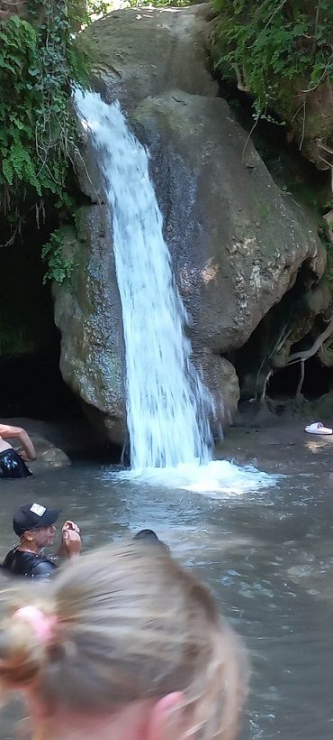 De waterval tijdens een Jeep safari in Turkije